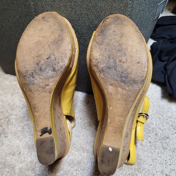Franco Sarto Yellow Safari Wedge Sandals with Slingback Strap - Size 5.5M - Picture 5 of 6